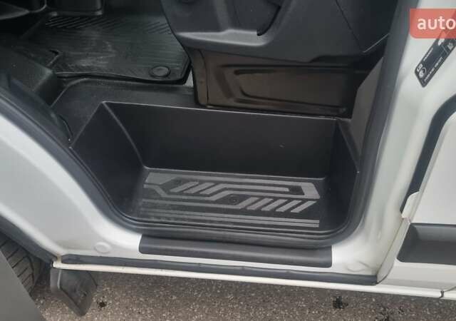 Белый Форд Транзит Кастом, объемом двигателя 2 л и пробегом 248 тыс. км за 17699 $, фото 12 на Automoto.ua