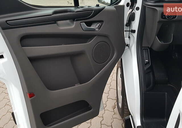 Белый Форд Транзит Кастом, объемом двигателя 2 л и пробегом 174 тыс. км за 18800 $, фото 9 на Automoto.ua