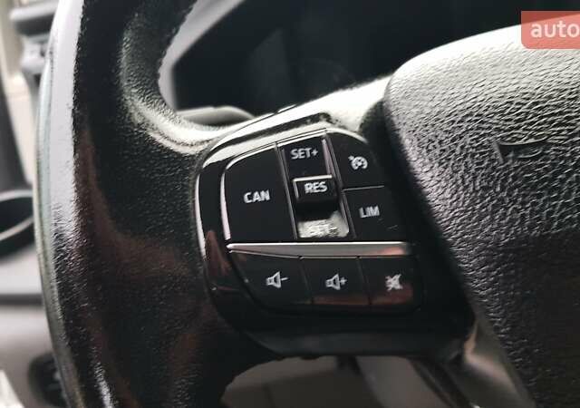 Белый Форд Транзит Кастом, объемом двигателя 2 л и пробегом 174 тыс. км за 18800 $, фото 14 на Automoto.ua