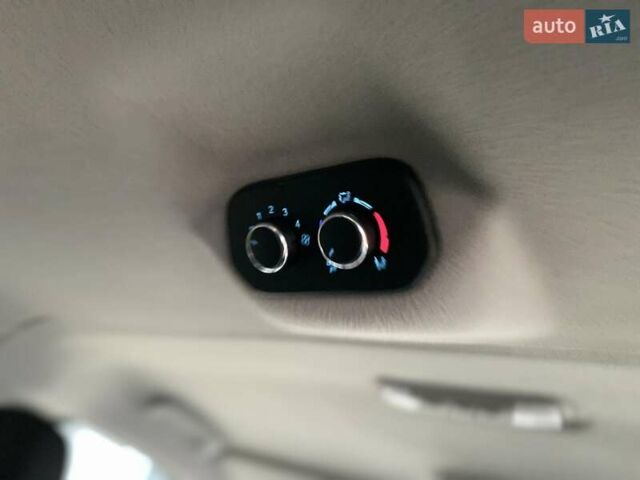 Белый Форд Транзит Кастом, объемом двигателя 2 л и пробегом 121 тыс. км за 24500 $, фото 35 на Automoto.ua