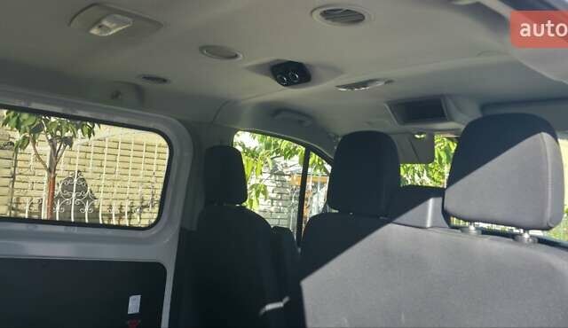 Белый Форд Транзит Кастом, объемом двигателя 2 л и пробегом 182 тыс. км за 26000 $, фото 3 на Automoto.ua