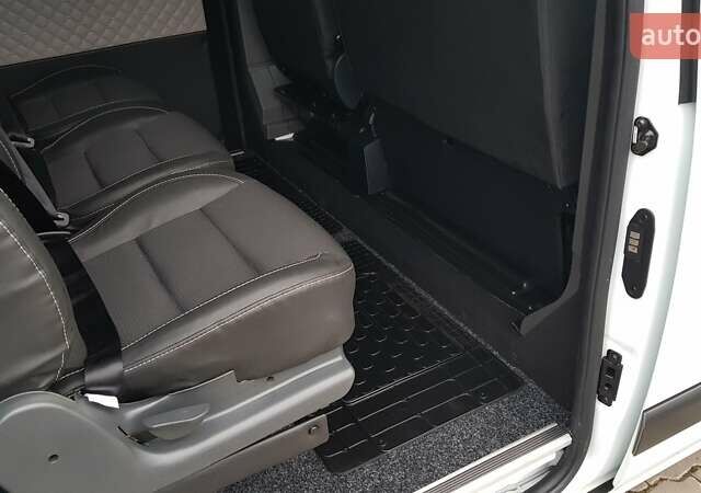 Белый Форд Транзит Кастом, объемом двигателя 2 л и пробегом 174 тыс. км за 18800 $, фото 40 на Automoto.ua