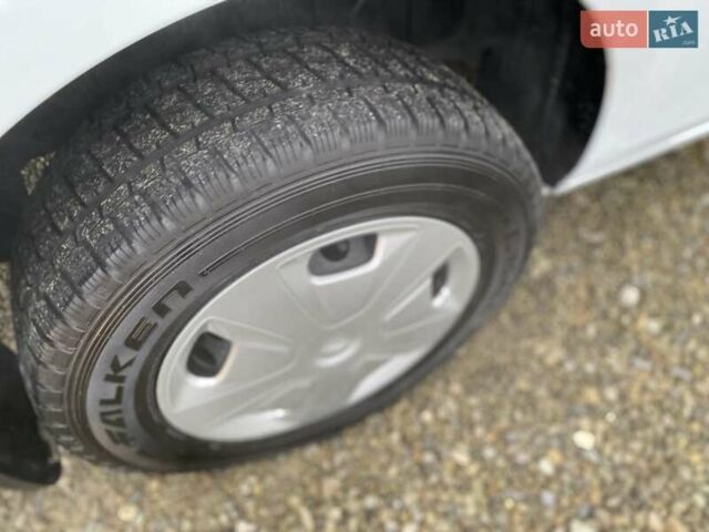 Белый Форд Транзит Кастом, объемом двигателя 2 л и пробегом 121 тыс. км за 24500 $, фото 23 на Automoto.ua