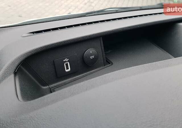 Белый Форд Транзит Кастом, объемом двигателя 2 л и пробегом 174 тыс. км за 18800 $, фото 12 на Automoto.ua