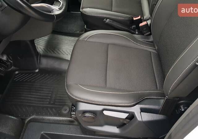 Белый Форд Транзит Кастом, объемом двигателя 2 л и пробегом 174 тыс. км за 18800 $, фото 25 на Automoto.ua