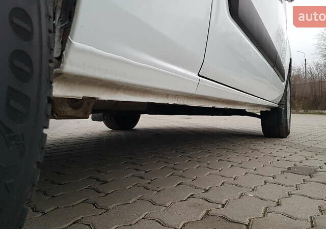 Белый Форд Транзит Кастом, объемом двигателя 2 л и пробегом 174 тыс. км за 18800 $, фото 63 на Automoto.ua