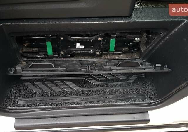 Белый Форд Транзит Кастом, объемом двигателя 2 л и пробегом 174 тыс. км за 18800 $, фото 37 на Automoto.ua