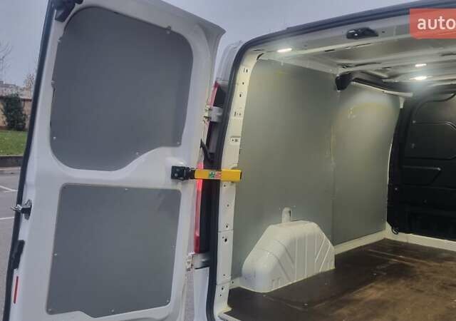Белый Форд Транзит Кастом, объемом двигателя 2 л и пробегом 248 тыс. км за 17699 $, фото 35 на Automoto.ua