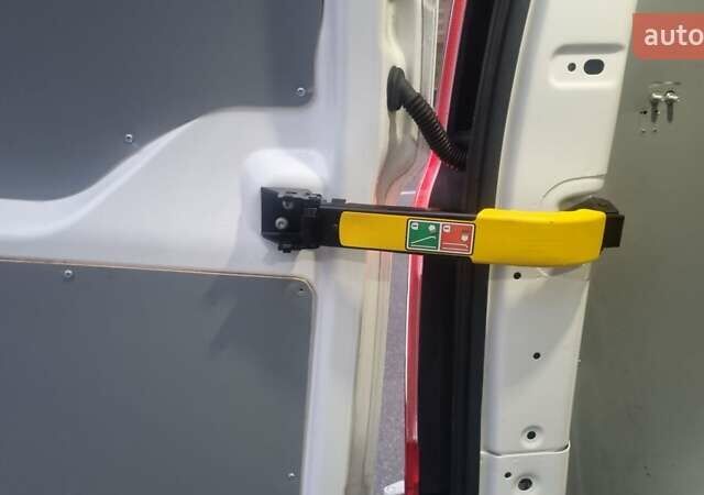 Белый Форд Транзит Кастом, объемом двигателя 2 л и пробегом 248 тыс. км за 17699 $, фото 39 на Automoto.ua