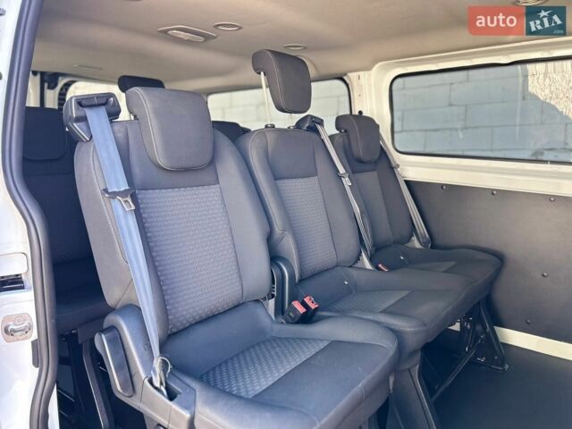 Белый Форд Транзит Кастом, объемом двигателя 2 л и пробегом 122 тыс. км за 24500 $, фото 26 на Automoto.ua