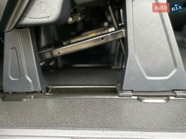 Белый Форд Транзит Кастом, объемом двигателя 2 л и пробегом 121 тыс. км за 24500 $, фото 41 на Automoto.ua