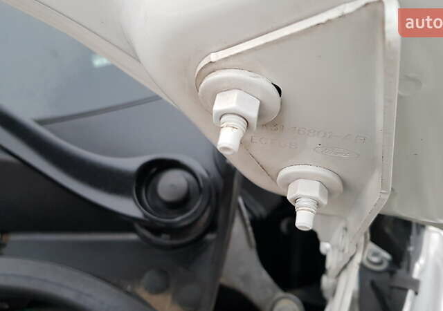 Белый Форд Транзит Кастом, объемом двигателя 2 л и пробегом 174 тыс. км за 18800 $, фото 60 на Automoto.ua