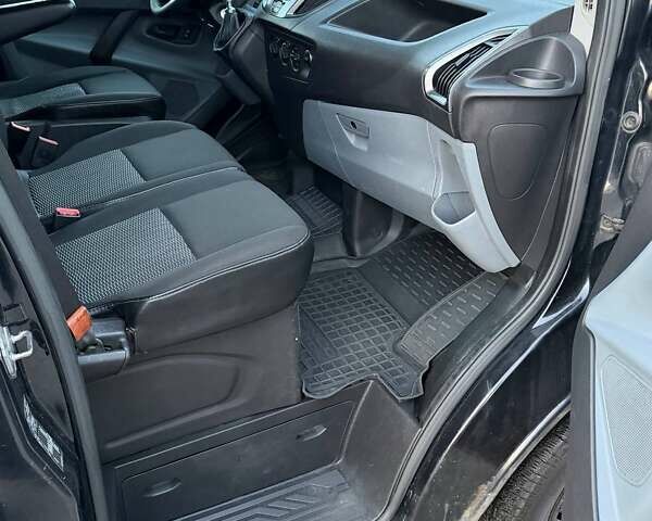 Черный Форд Транзит Кастом, объемом двигателя 2.2 л и пробегом 433 тыс. км за 9000 $, фото 12 на Automoto.ua