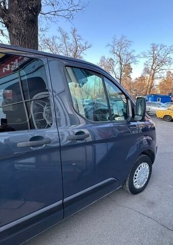 Черный Форд Транзит Кастом, объемом двигателя 2.2 л и пробегом 227 тыс. км за 10700 $, фото 7 на Automoto.ua