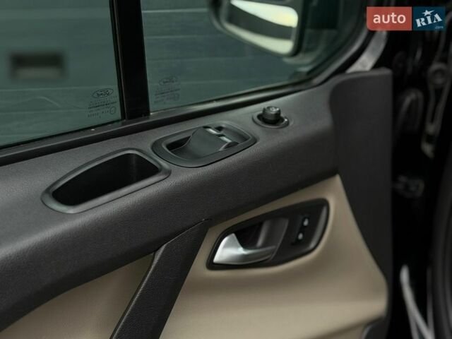 Черный Форд Транзит Кастом, объемом двигателя 2 л и пробегом 238 тыс. км за 16999 $, фото 33 на Automoto.ua