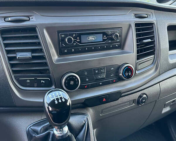 Чорний Форд Транзит Кастом, об'ємом двигуна 2 л та пробігом 140 тис. км за 16200 $, фото 5 на Automoto.ua