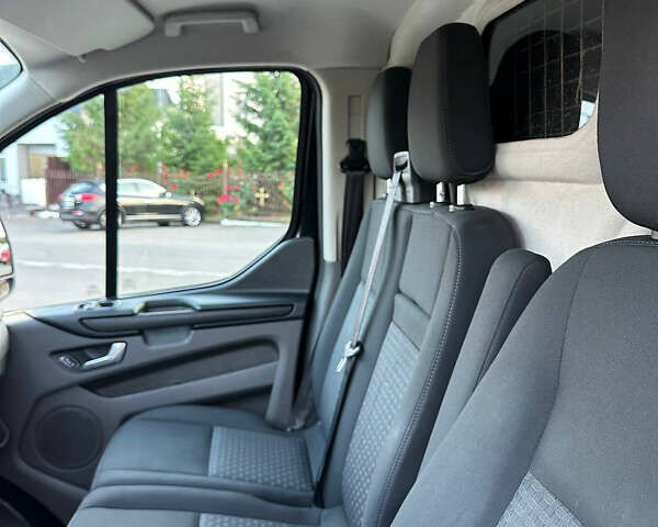 Чорний Форд Транзит Кастом, об'ємом двигуна 2 л та пробігом 140 тис. км за 16200 $, фото 29 на Automoto.ua