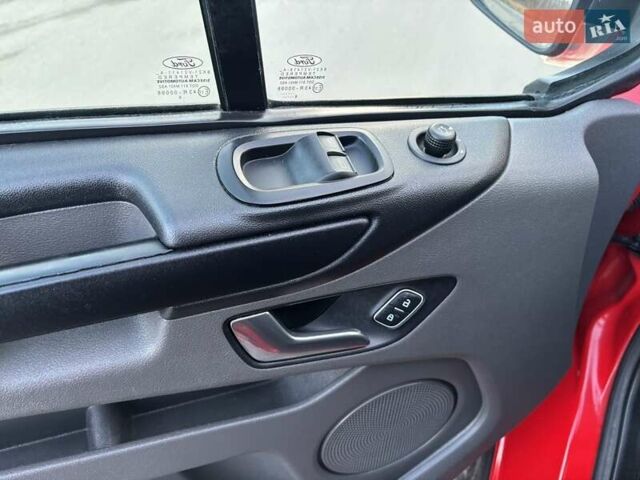 Чорний Форд Транзит Кастом, об'ємом двигуна 2 л та пробігом 100 тис. км за 16300 $, фото 11 на Automoto.ua