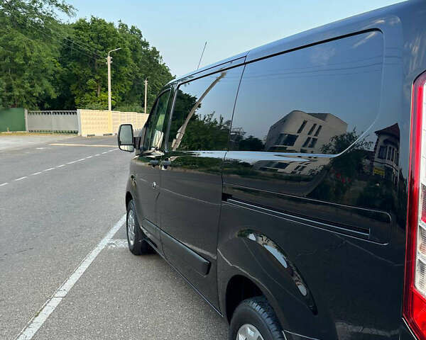 Чорний Форд Транзит Кастом, об'ємом двигуна 2 л та пробігом 140 тис. км за 16200 $, фото 3 на Automoto.ua