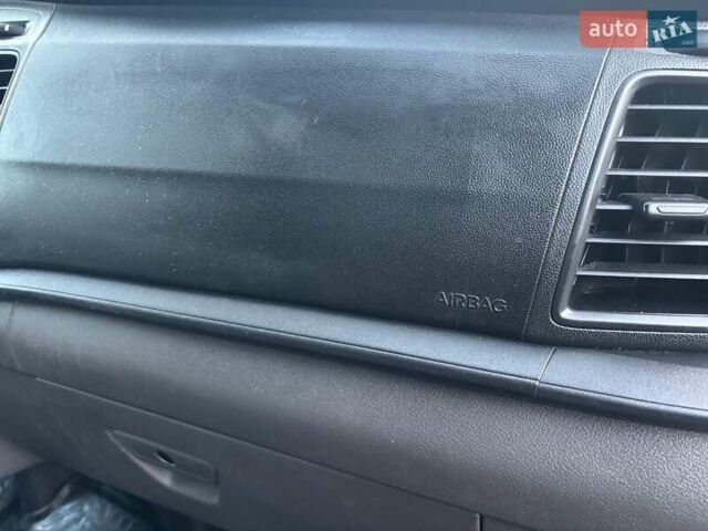 Чорний Форд Транзит Кастом, об'ємом двигуна 2 л та пробігом 100 тис. км за 16300 $, фото 16 на Automoto.ua