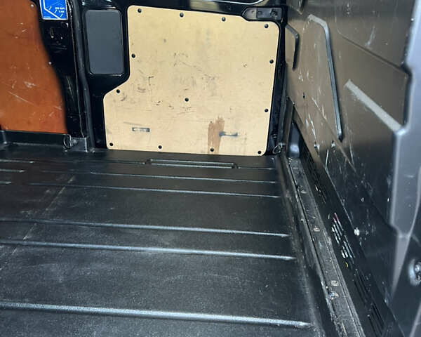 Черный Форд Транзит Кастом, объемом двигателя 2 л и пробегом 173 тыс. км за 20500 $, фото 18 на Automoto.ua