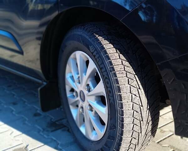 Черный Форд Транзит Кастом, объемом двигателя 2 л и пробегом 412 тыс. км за 13300 $, фото 17 на Automoto.ua