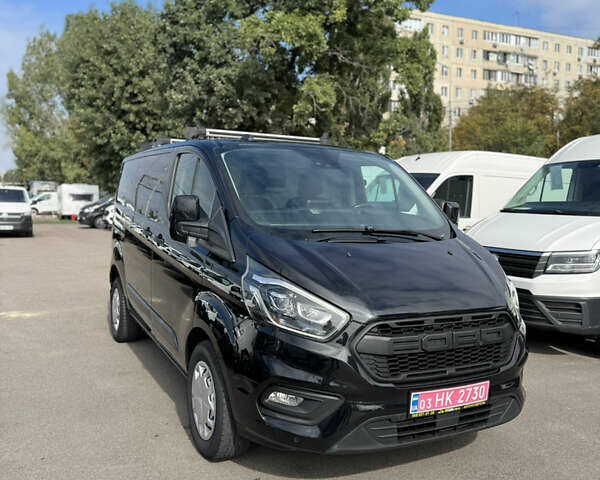 Черный Форд Транзит Кастом, объемом двигателя 2 л и пробегом 180 тыс. км за 19900 $, фото 1 на Automoto.ua