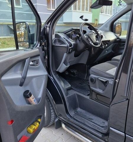 Черный Форд Транзит Кастом, объемом двигателя 2.2 л и пробегом 209 тыс. км за 14900 $, фото 13 на Automoto.ua