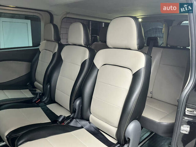 Чорний Форд Транзит Кастом, об'ємом двигуна 2.2 л та пробігом 275 тис. км за 18500 $, фото 14 на Automoto.ua