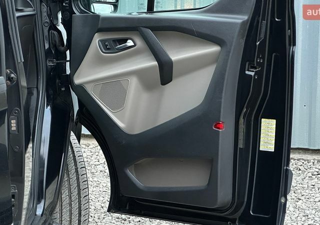 Черный Форд Транзит Кастом, объемом двигателя 2.2 л и пробегом 222 тыс. км за 16499 $, фото 90 на Automoto.ua