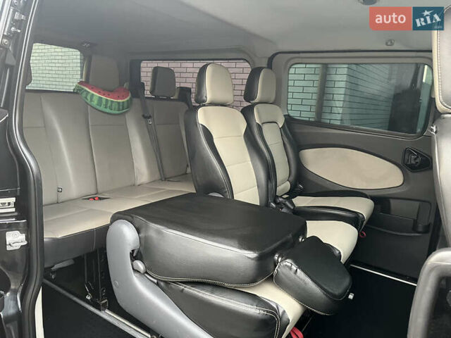 Чорний Форд Транзит Кастом, об'ємом двигуна 2.2 л та пробігом 275 тис. км за 18500 $, фото 5 на Automoto.ua