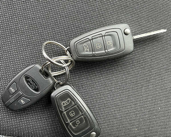 Чорний Форд Транзит Кастом, об'ємом двигуна 2.2 л та пробігом 294 тис. км за 10900 $, фото 33 на Automoto.ua