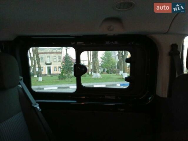 Черный Форд Транзит Кастом, объемом двигателя 2.2 л и пробегом 217 тыс. км за 16999 $, фото 1 на Automoto.ua