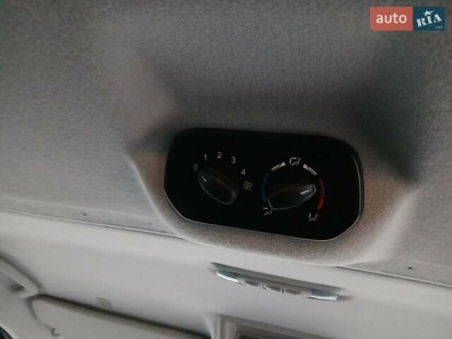 Черный Форд Транзит Кастом, объемом двигателя 2.2 л и пробегом 217 тыс. км за 16999 $, фото 29 на Automoto.ua