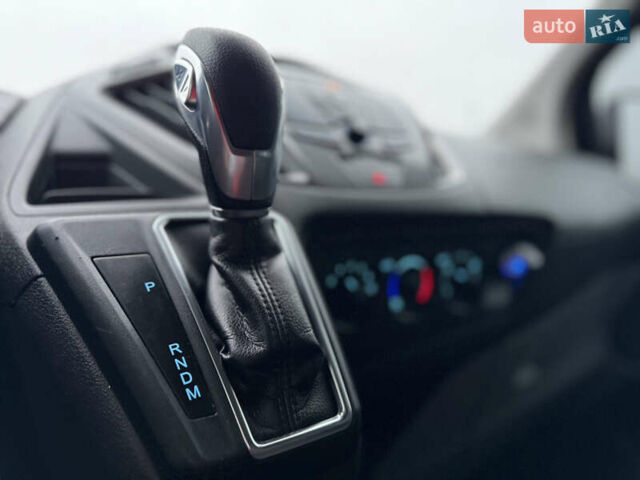 Чорний Форд Транзит Кастом, об'ємом двигуна 2 л та пробігом 231 тис. км за 25000 $, фото 19 на Automoto.ua