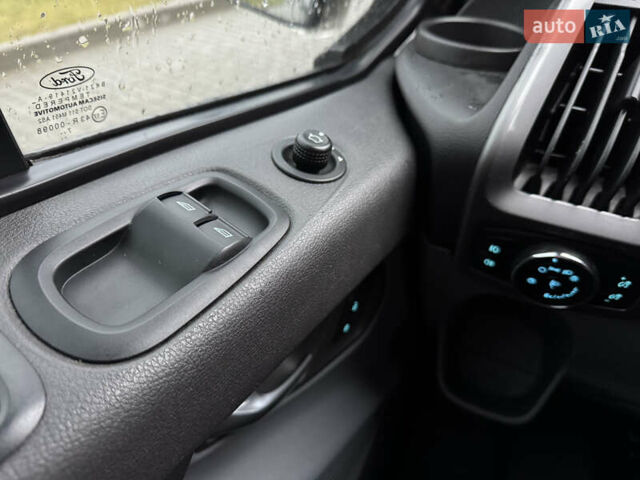 Чорний Форд Транзит Кастом, об'ємом двигуна 2 л та пробігом 231 тис. км за 25000 $, фото 22 на Automoto.ua