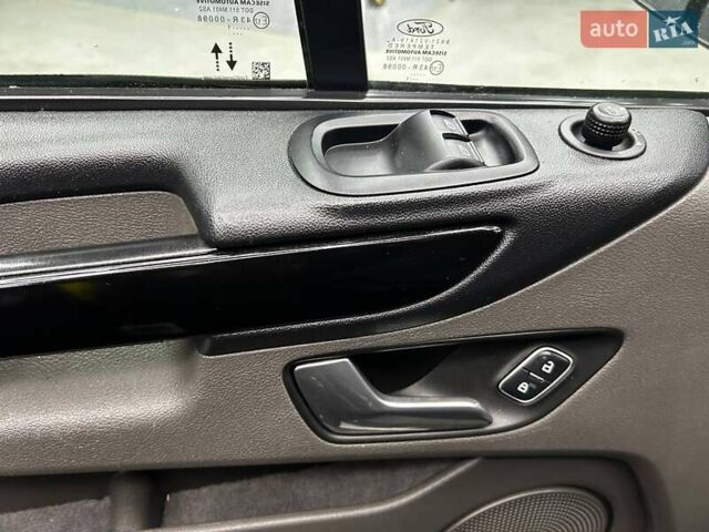 Черный Форд Транзит Кастом, объемом двигателя 2 л и пробегом 191 тыс. км за 28400 $, фото 6 на Automoto.ua