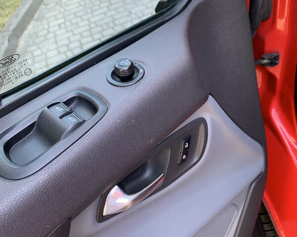 Червоний Форд Транзит Кастом, об'ємом двигуна 2.2 л та пробігом 225 тис. км за 11000 $, фото 12 на Automoto.ua