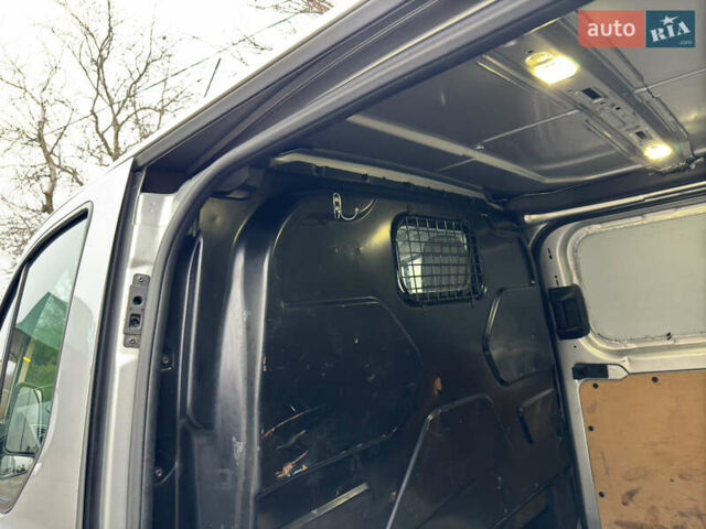 Форд Транзит Кастом, объемом двигателя 2.2 л и пробегом 330 тыс. км за 10500 $, фото 19 на Automoto.ua
