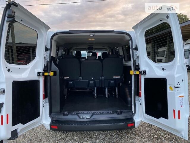 Форд Transit Custom пасс. 2018 в Мукачеве на Automoto.ua Белый Форд Transit Custom пасс., объемом двигателя 2 л и пробегом 96 тыс. км за 25450 $, фото 32 на Automoto.ua