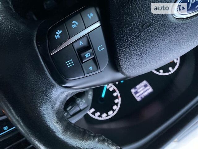 Форд Transit Custom пасс. 2018 в Мукачеве на Automoto.ua Белый Форд Transit Custom пасс., объемом двигателя 2 л и пробегом 96 тыс. км за 25450 $, фото 108 на Automoto.ua