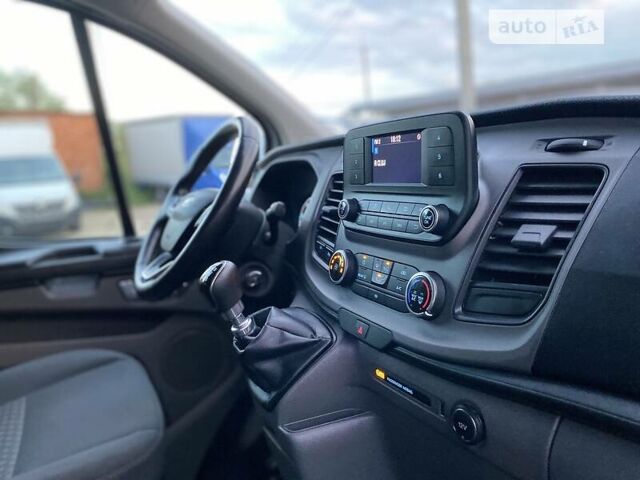 Форд Transit Custom пасс. 2018 в Мукачеве на Automoto.ua Белый Форд Transit Custom пасс., объемом двигателя 2 л и пробегом 96 тыс. км за 25450 $, фото 59 на Automoto.ua