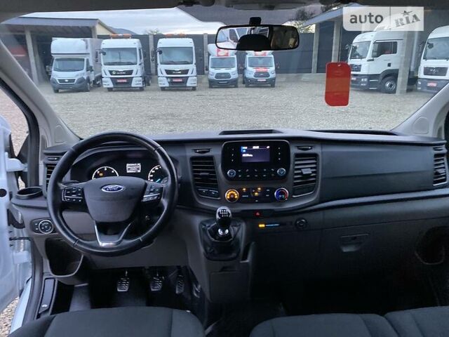 Форд Transit Custom пасс. 2018 в Мукачеве на Automoto.ua Белый Форд Transit Custom пасс., объемом двигателя 2 л и пробегом 96 тыс. км за 25450 $, фото 96 на Automoto.ua