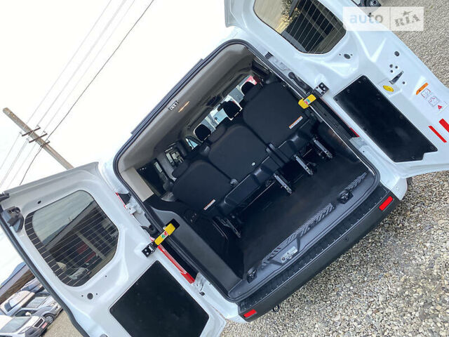 Форд Transit Custom пасс. 2018 в Мукачеве на Automoto.ua Белый Форд Transit Custom пасс., объемом двигателя 2 л и пробегом 96 тыс. км за 25450 $, фото 41 на Automoto.ua