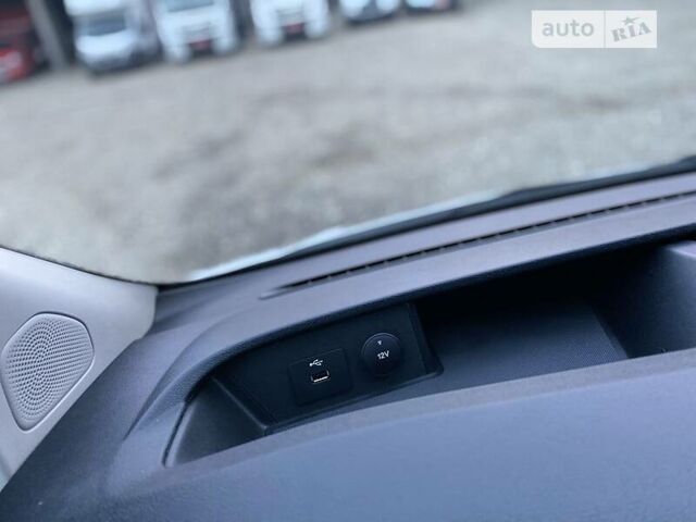 Форд Transit Custom пасс. 2018 в Мукачеве на Automoto.ua Белый Форд Transit Custom пасс., объемом двигателя 2 л и пробегом 96 тыс. км за 25450 $, фото 107 на Automoto.ua