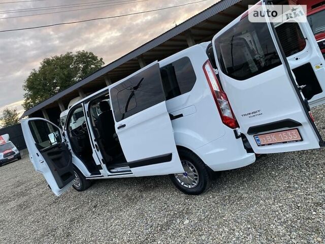 Форд Transit Custom пасс. 2018 в Мукачеве на Automoto.ua Белый Форд Transit Custom пасс., объемом двигателя 2 л и пробегом 96 тыс. км за 25450 $, фото 79 на Automoto.ua