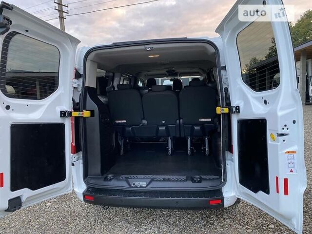 Форд Transit Custom пасс. 2018 в Мукачеве на Automoto.ua Белый Форд Transit Custom пасс., объемом двигателя 2 л и пробегом 96 тыс. км за 25450 $, фото 31 на Automoto.ua