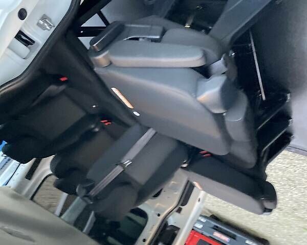 Форд Transit Custom пасс. 2018 в Мукачеве на Automoto.ua Белый Форд Transit Custom пасс., объемом двигателя 2 л и пробегом 96 тыс. км за 25450 $, фото 75 на Automoto.ua