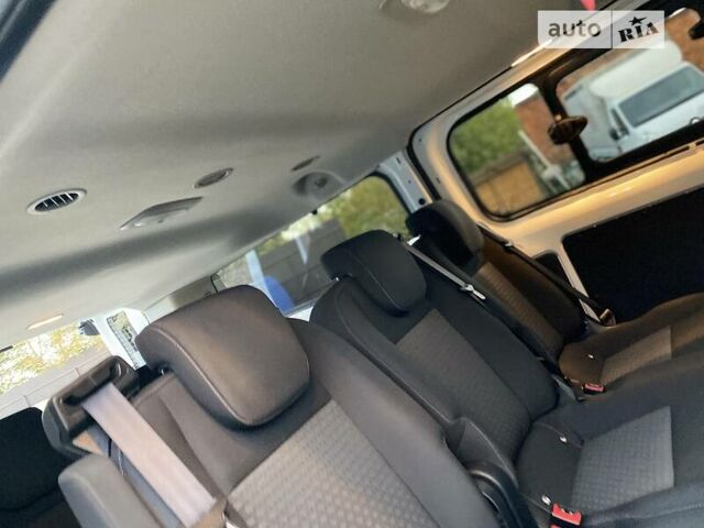 Форд Transit Custom пасс. 2018 в Мукачеве на Automoto.ua Белый Форд Transit Custom пасс., объемом двигателя 2 л и пробегом 96 тыс. км за 25450 $, фото 42 на Automoto.ua