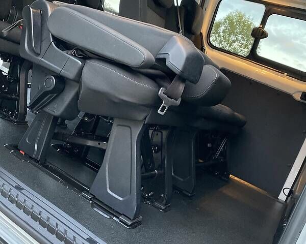 Форд Transit Custom пасс. 2018 в Мукачеве на Automoto.ua Белый Форд Transit Custom пасс., объемом двигателя 2 л и пробегом 96 тыс. км за 25450 $, фото 53 на Automoto.ua
